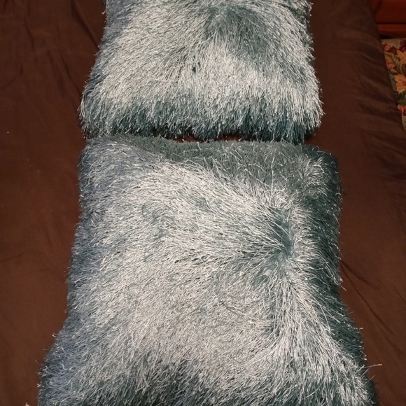 🏖⛵PIER 1 IMPORT TWO FLUFFY PILLOWS 🏝A FANTASTIC VINTAGE GIFT 🎁 - Picture 4 of 13